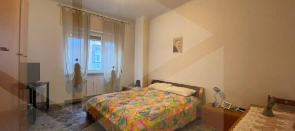 Apartamento de 4 habitaciónes en Bari, Italy No. 26147 11