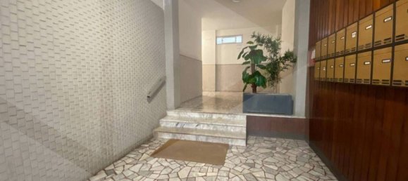 Apartamento de 4 habitaciónes en Bari, Italy No. 26147 3