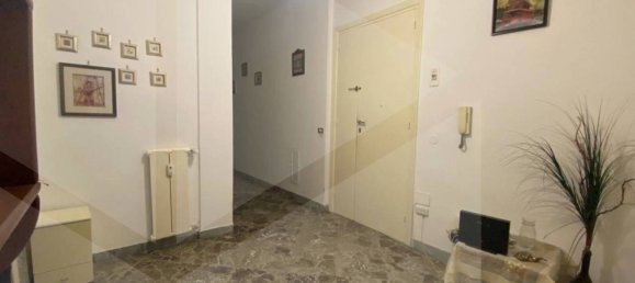 Apartamento de 4 habitaciónes en Bari, Italy No. 26147 2
