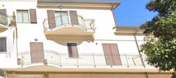Apartamento de 4 dormitorios en Monte Urano, Italy No. 358350 4