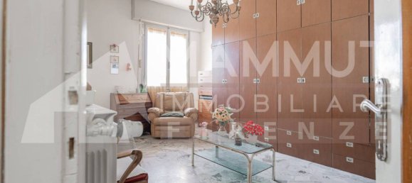 2 bedrooms Penthouse in Florence, Italy No. 337596 17
