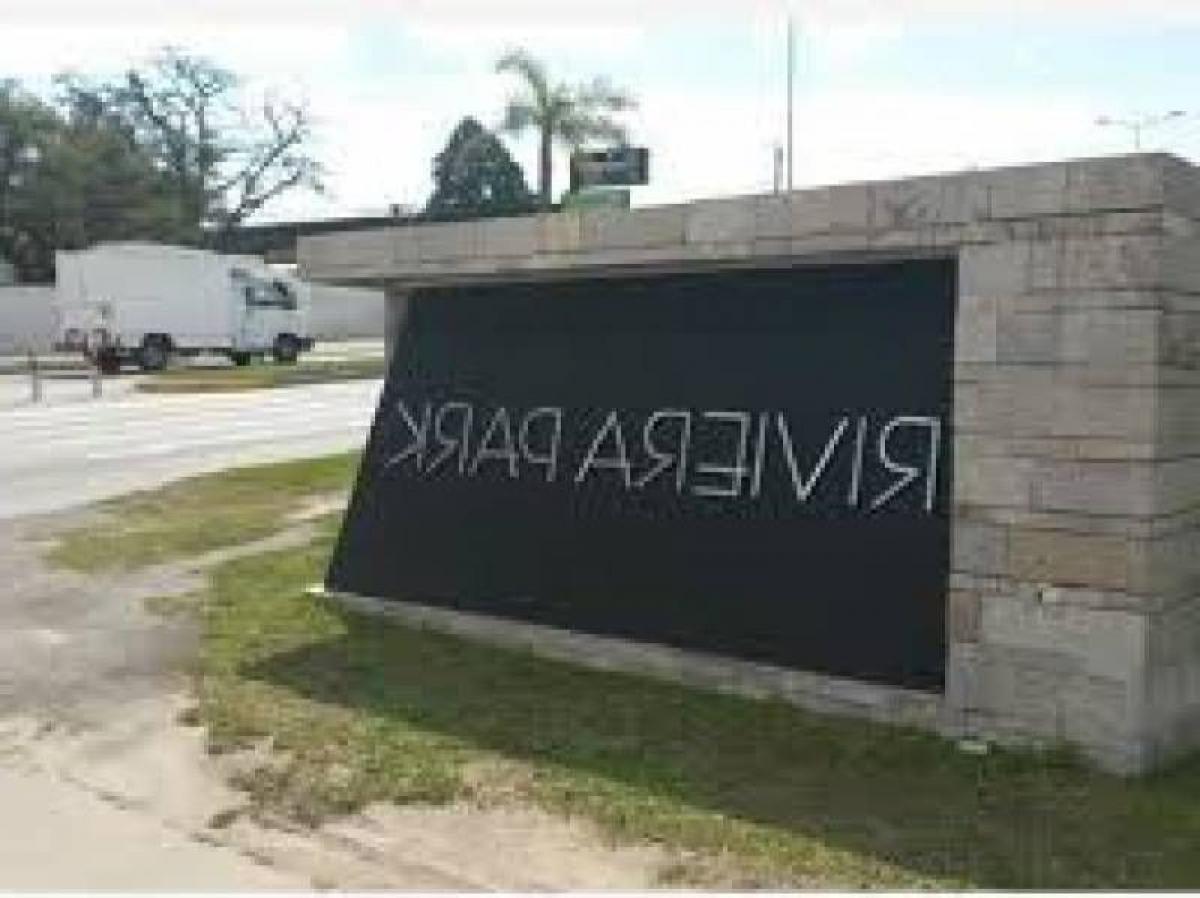 32m² Office in Tigre, Argentina No. 24401