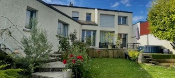 3 bedrooms House in Damery, France No. 159189 10