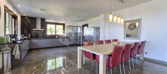 6 bedrooms Villa in Malaga, Spain No. 21131 7