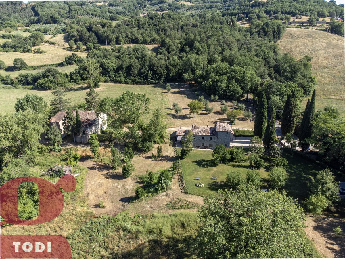 4 bedrooms House in Todi, Italy No. 318989