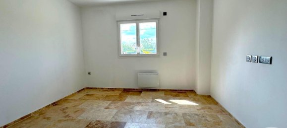 3 bedrooms House in Saint-Germer-de-Fly, France No. 261443 6