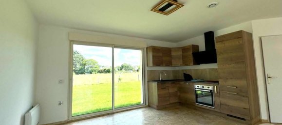 3 bedrooms House in Saint-Germer-de-Fly, France No. 261443 3