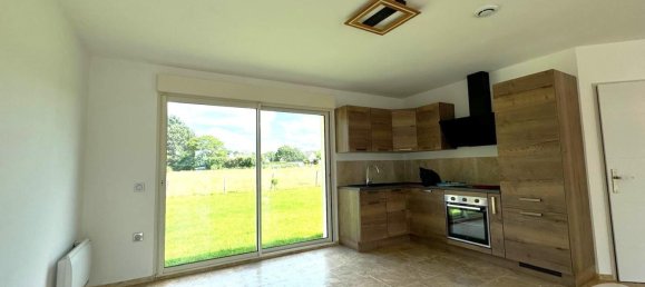 3 bedrooms House in Saint-Germer-de-Fly, France No. 261443 9