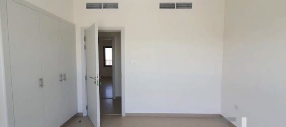 4 bedrooms Townhouse in Town Square, UAE No. 94358 16