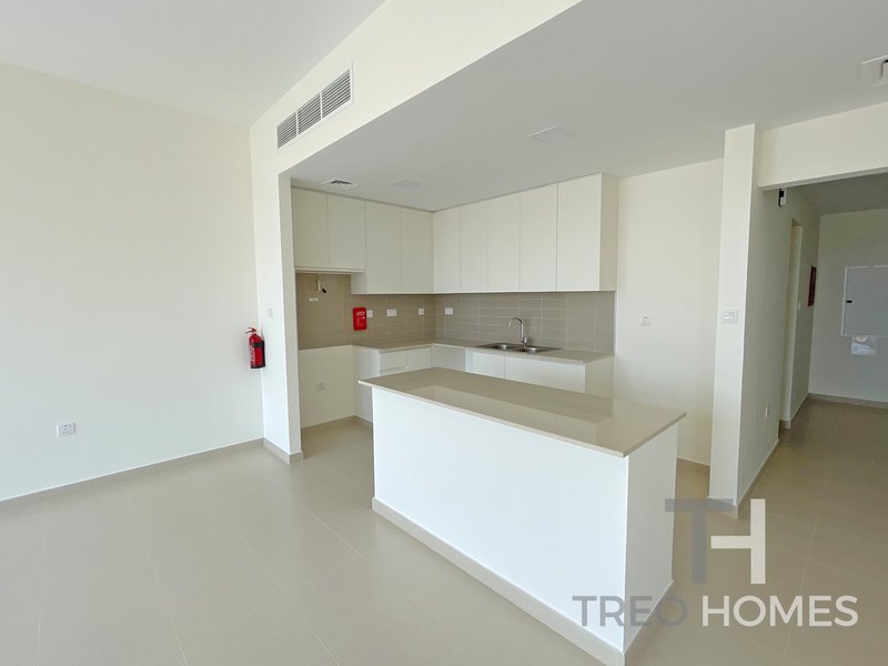 4 bedrooms Townhouse in Town Square, UAE No. 94358