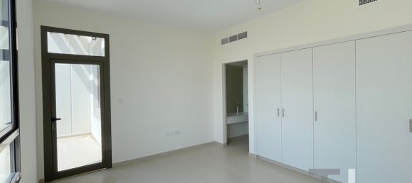 4 bedrooms Townhouse in Town Square, UAE No. 94358 10