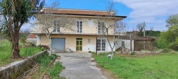6 bedrooms Villa in Marzano Appio, Italy No. 325649 6