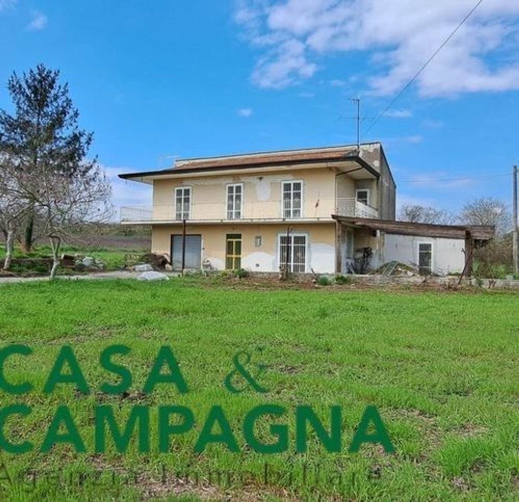 6 bedrooms Villa in Marzano Appio, Italy No. 325649