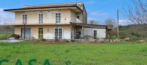 6 bedrooms Villa in Marzano Appio, Italy No. 325649 2