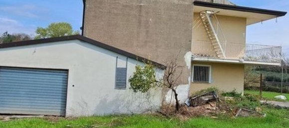 6 bedrooms Villa in Marzano Appio, Italy No. 325649 11