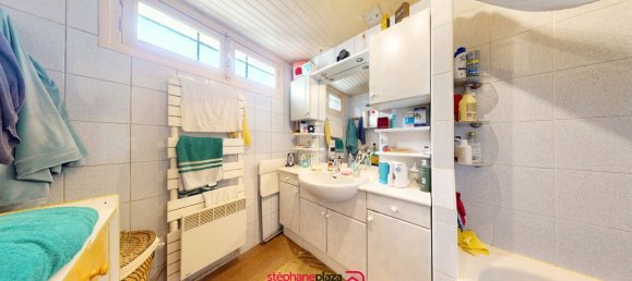 Casa de 3 dormitorios en Bezons, France No. 180097 10