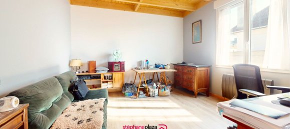 Casa de 3 dormitorios en Bezons, France No. 180097 16