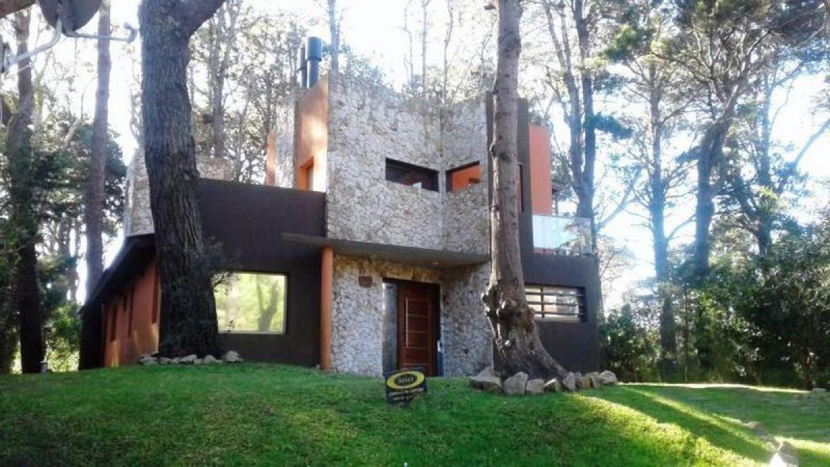 2 bedrooms House in Mar del Plata, Argentina No. 93197