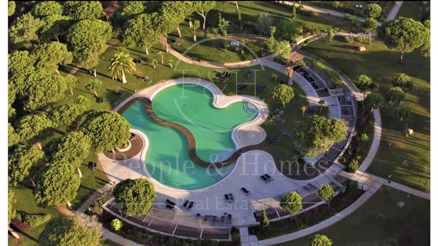 3 chambres Duplex à Cascais, Portugal No. 134444