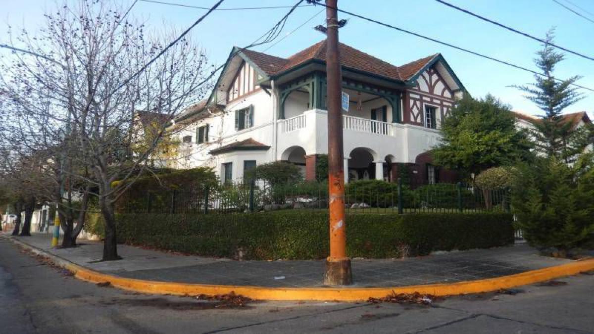 4 bedrooms House in Quilmes, Argentina No. 10418