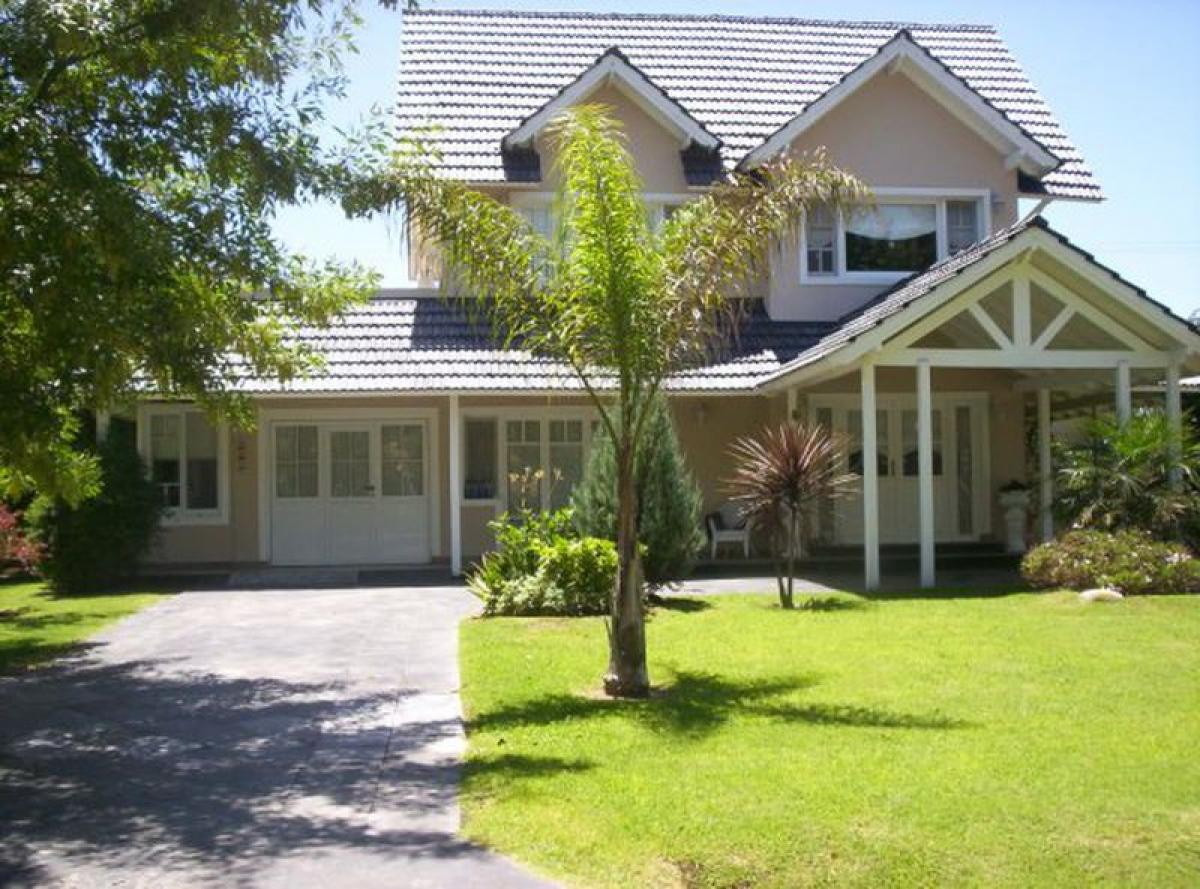 3 bedrooms House in Presidente Peron, Argentina No. 98361