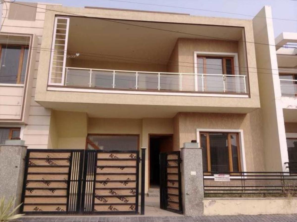 4 Schlafzimmer Haus in Mohali, India, Nr. 15692