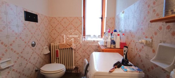 2-salle Appartement à Albino, Italy No. 234882 17
