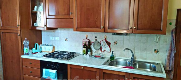 3 Schlafzimmer Villa in Perugia, Italy, Nr. 5557 4