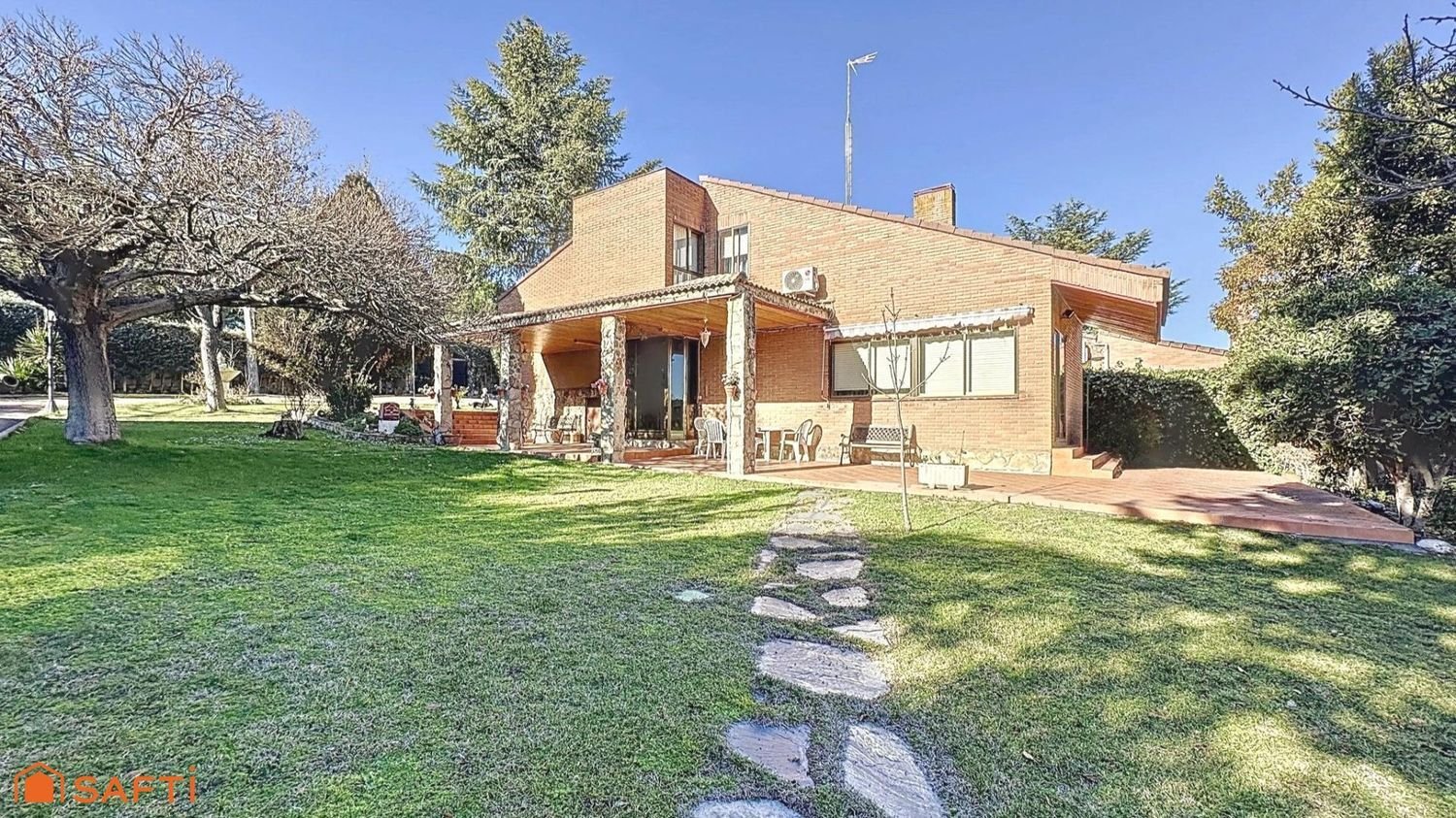 4 bedrooms House in Valdeolmos-Alalpardo, Spain No. 80608