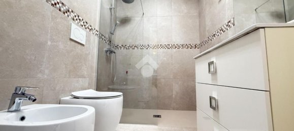 3غرفة شقة في Desenzano del Garda, Italy رقم 311871 20