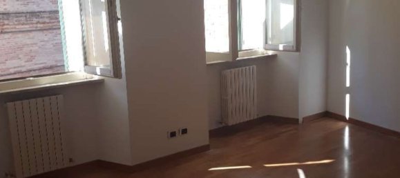 Apartamento de 5 divisões em Osimo, Italy N.º 79559 10
