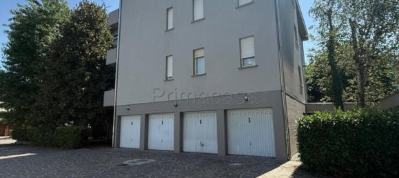 2 bedrooms Apartment in Correggio, Italy No. 354799 3