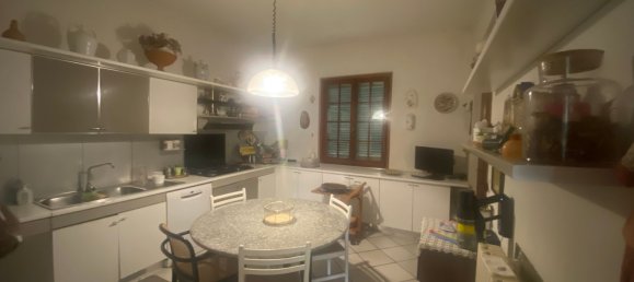 7 rooms Apartment in Arezzo, Italy No. 45015 8