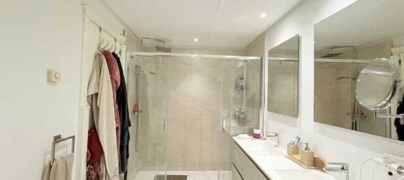 Apartamento de 2 dormitorios en Marbella, Spain No. 122604 13