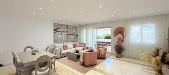 Apartamento de 2 dormitorios en Marbella, Spain No. 122604 4