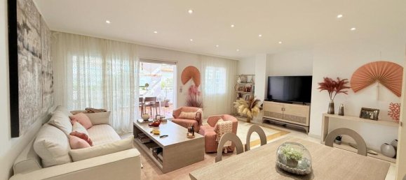Apartamento de 2 dormitorios en Marbella, Spain No. 122604 2
