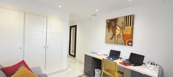 Apartamento de 2 dormitorios en Marbella, Spain No. 122604 16