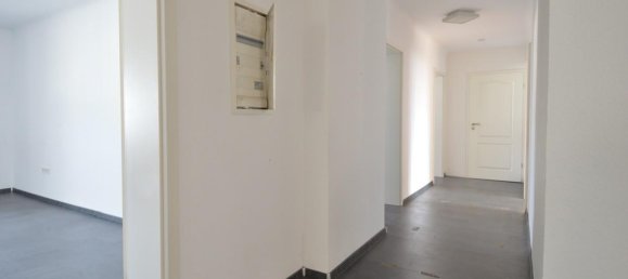 Здание с 13 комнатами в Нойнкирхен, Германия № 311848 5