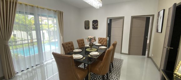 4 bedrooms Villa in Pattaya, Thailand No. 20225 10