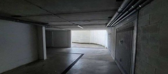 4-salle Appartement à San Costanzo, Italy No. 90381 10