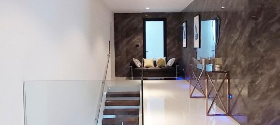 6 bedrooms House in Pattaya, Thailand No. 26564 25