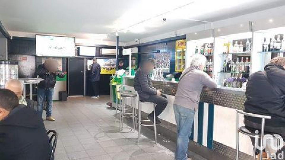 160m² Factory in Nimes, France No. 19085