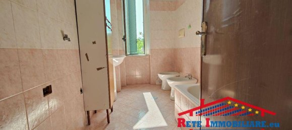4 rooms Apartment in Cosenza, Italy No. 165587 8