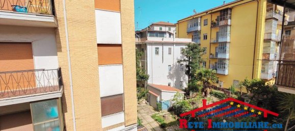 4 rooms Apartment in Cosenza, Italy No. 165587 6