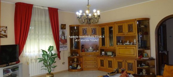 6 rooms Apartment in Palermo, Italy No. 33184 2