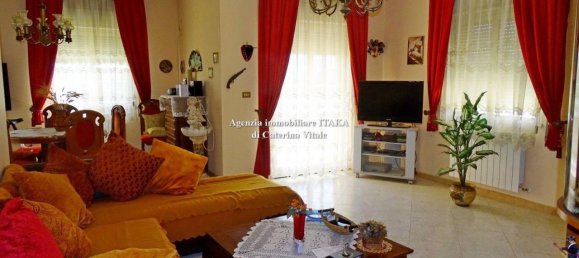 6 rooms Apartment in Palermo, Italy No. 33184 3