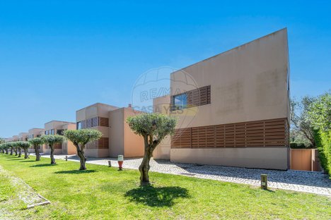 4 bedrooms House in Guia, Portugal No. 156814