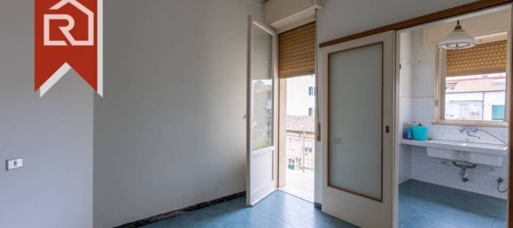 2 bedrooms Apartment in Livorno, Italy No. 278954 4