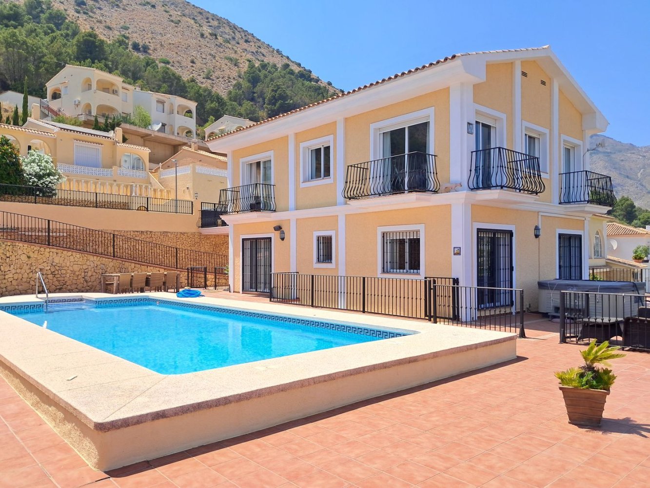 3 Schlafzimmer Haus in Callosa D'en Sarria, Spain, Nr. 158221