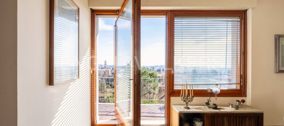 Вилла с 10 комнатами в Варесе, Италия № 139855 5